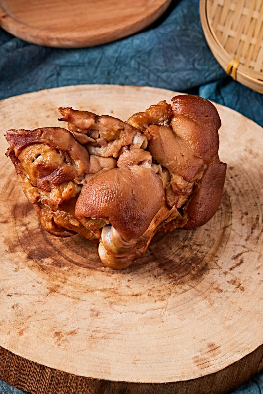 美味熏酱猪蹄图片