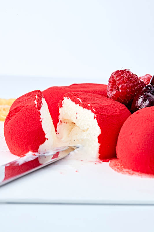 鲜水果抹茶心形奶油慕斯蛋糕图片