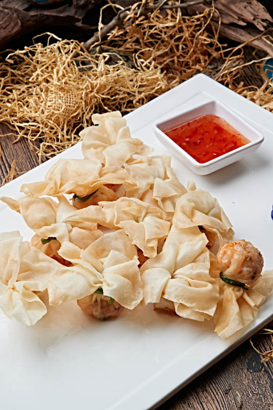 油炸虾肉馅口袋馄饨图片