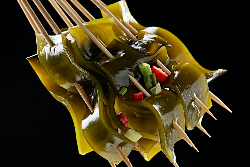 冷锅串串宽海带图片