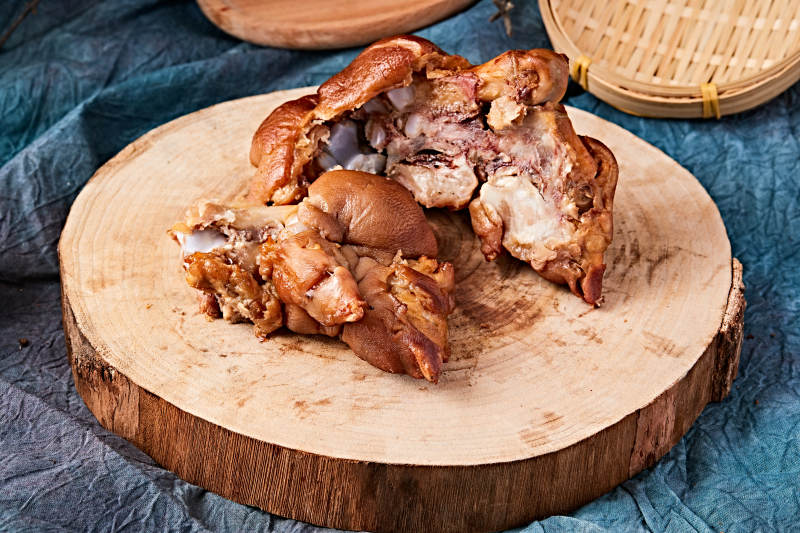 美味熏酱猪蹄图片