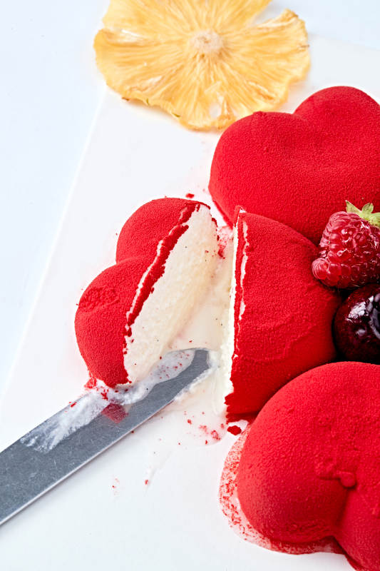 鲜水果抹茶心形奶油慕斯蛋糕图片