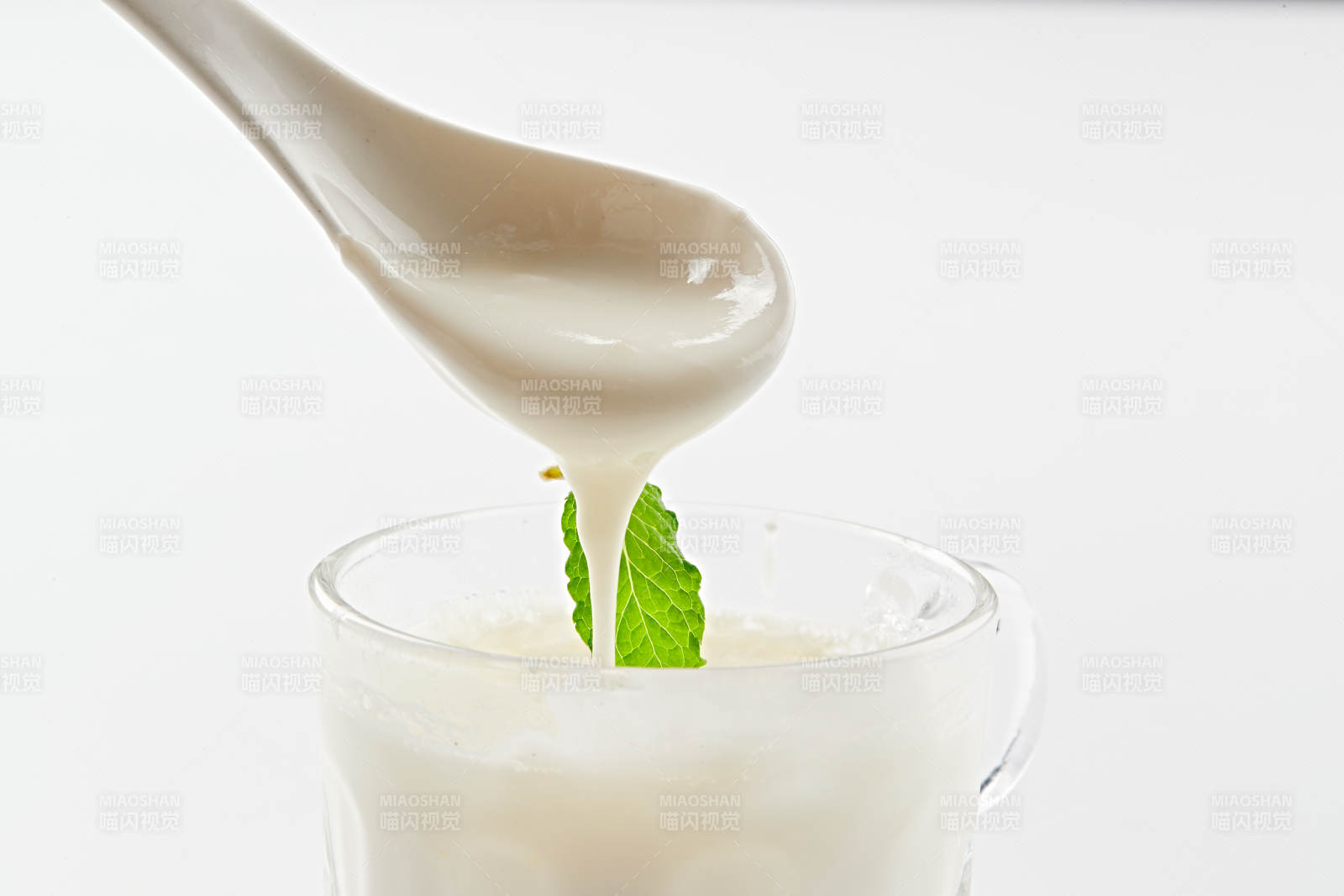 自制美味草原风味的多口味纯醸老酸奶图片