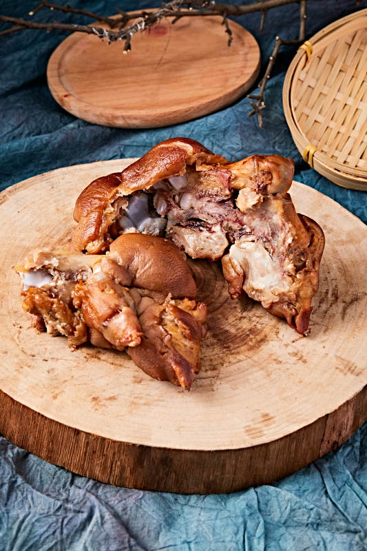 美味熏酱猪蹄图片