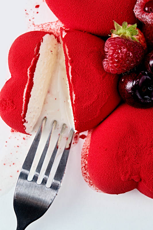 鲜水果抹茶心形奶油慕斯蛋糕图片