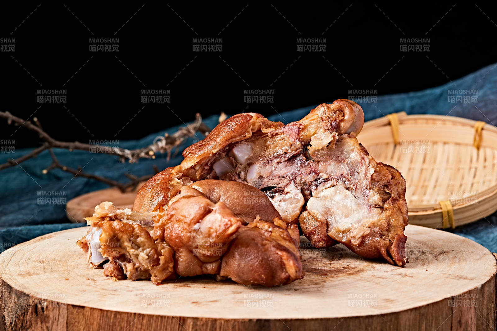 美味熏酱猪蹄图片