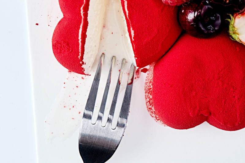 鲜水果抹茶心形奶油慕斯蛋糕图片