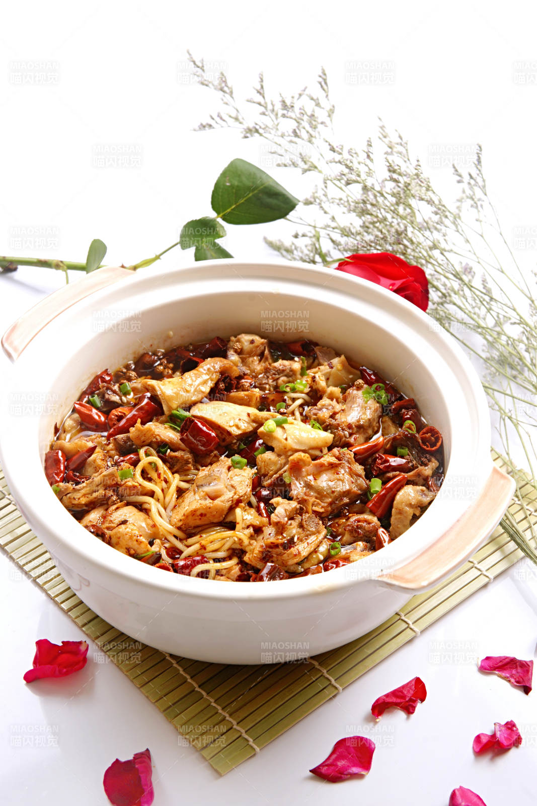 酸辣粉丝砂锅鸡块图片