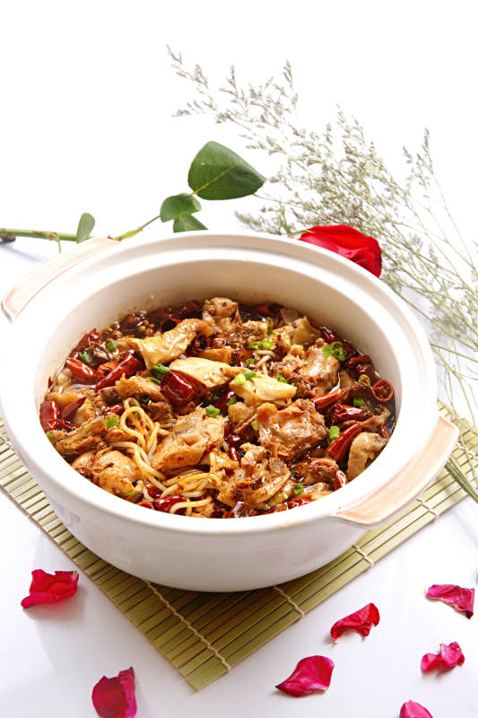 酸辣粉丝砂锅鸡块图片