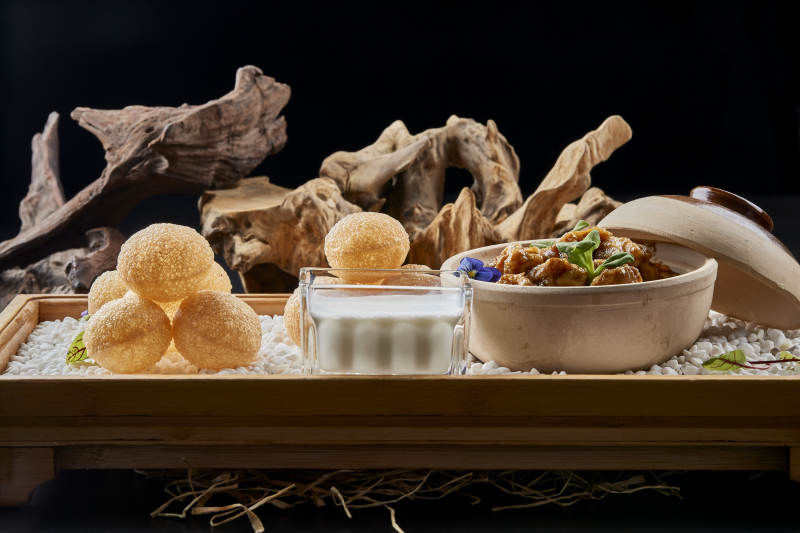 鲜奶麻团砂锅咖喱鸡块图片