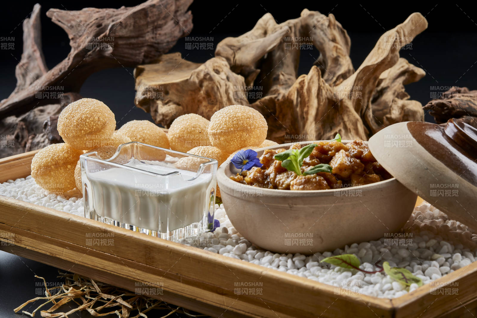 鲜奶麻团砂锅咖喱鸡块图片