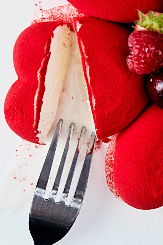 鲜水果抹茶心形奶油慕斯蛋糕图片