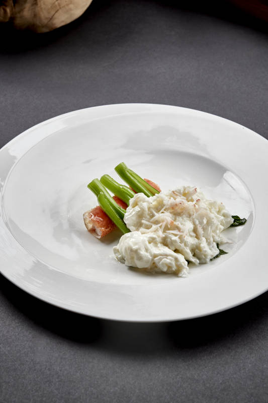 位菜阿拉斯深海帝王蟹腿肉配芥蓝图片