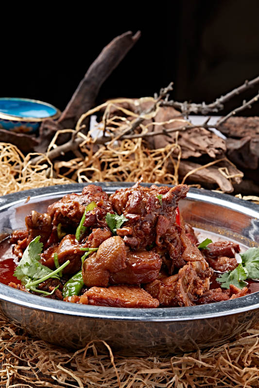 红焖铁锅炖柴鸡块图片