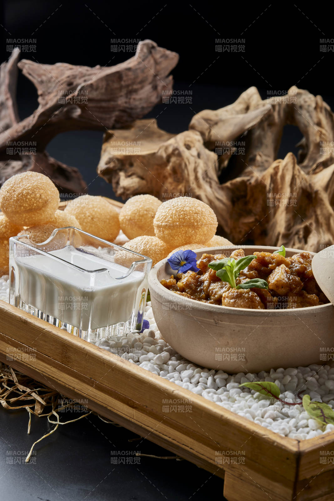 鲜奶麻团砂锅咖喱鸡块图片