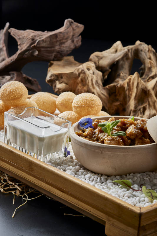 鲜奶麻团砂锅咖喱鸡块图片