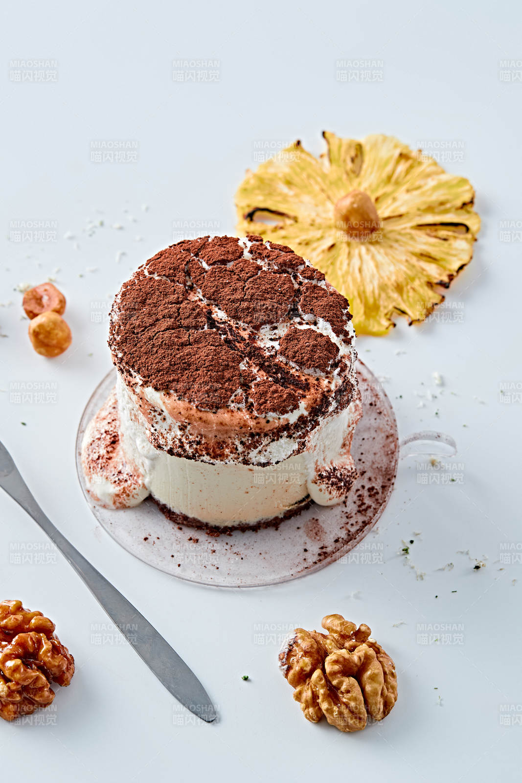 可可撒粉焦糖鲜奶酪布丁图片