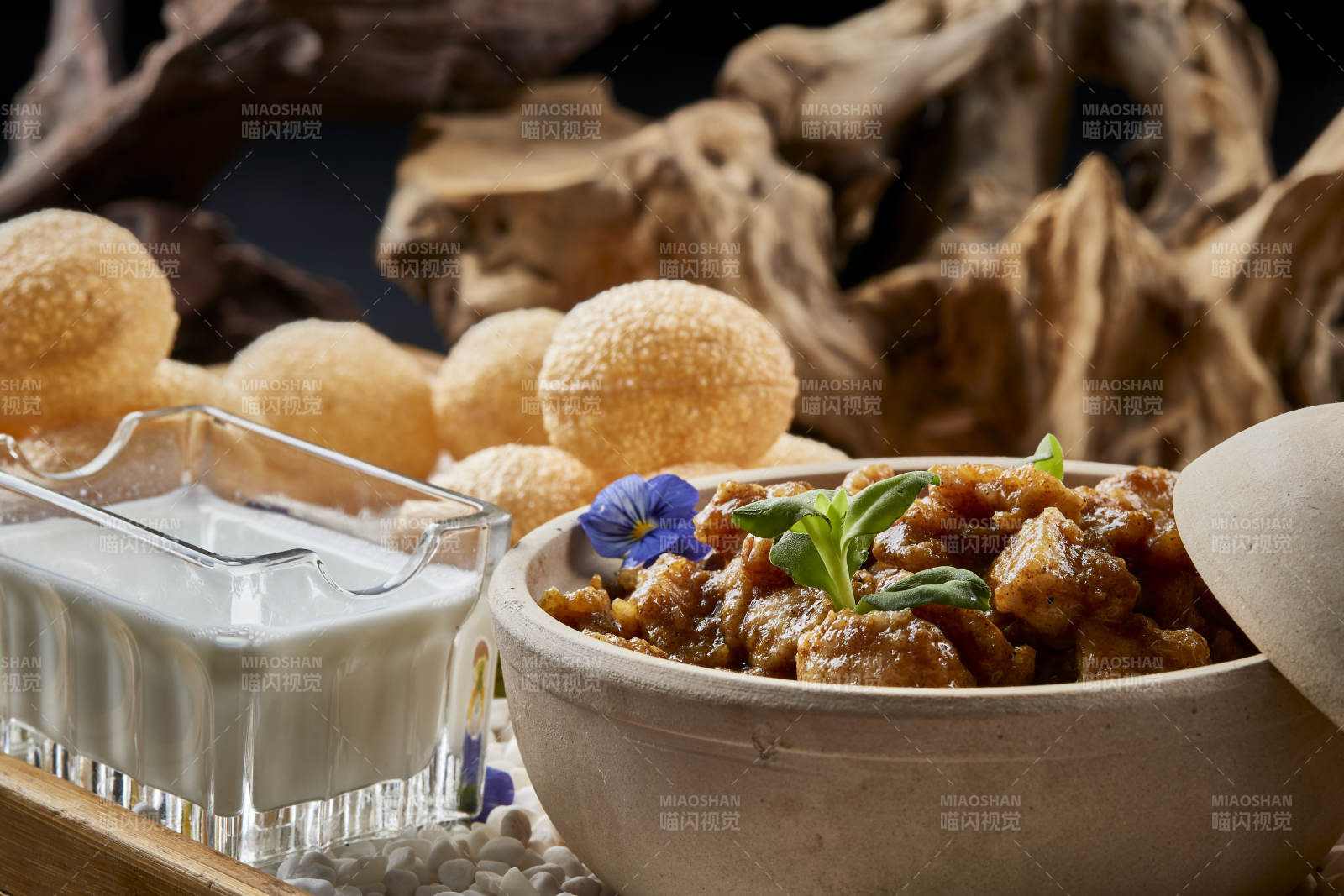 鲜奶麻团砂锅咖喱鸡块图片