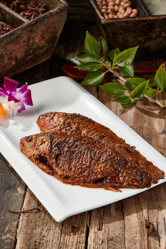 全鱼宴香酥炖鲫鱼图片