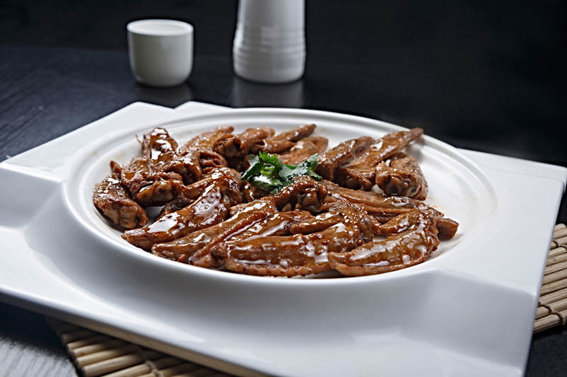 香辣鸡翅尖图片