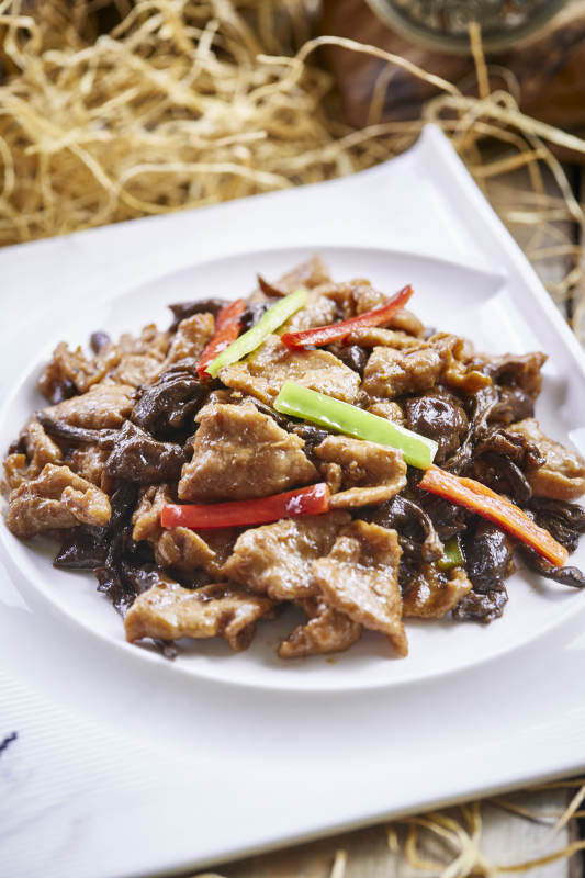 山珍菌小炒黄牛肉图片