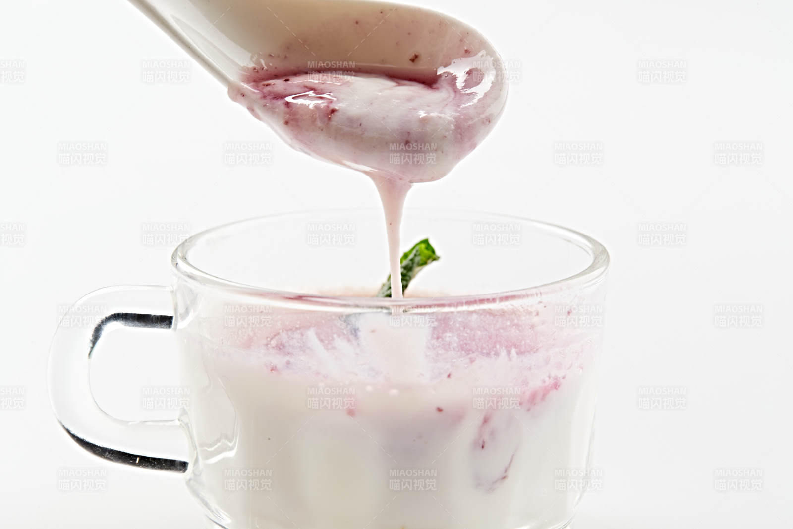 自制美味草原风味的多口味纯醸老酸奶图片