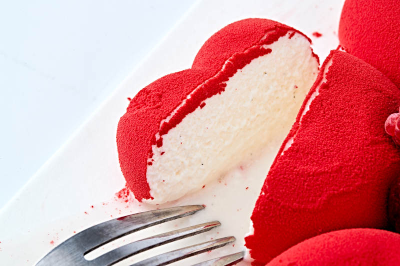 鲜水果抹茶心形奶油慕斯蛋糕图片