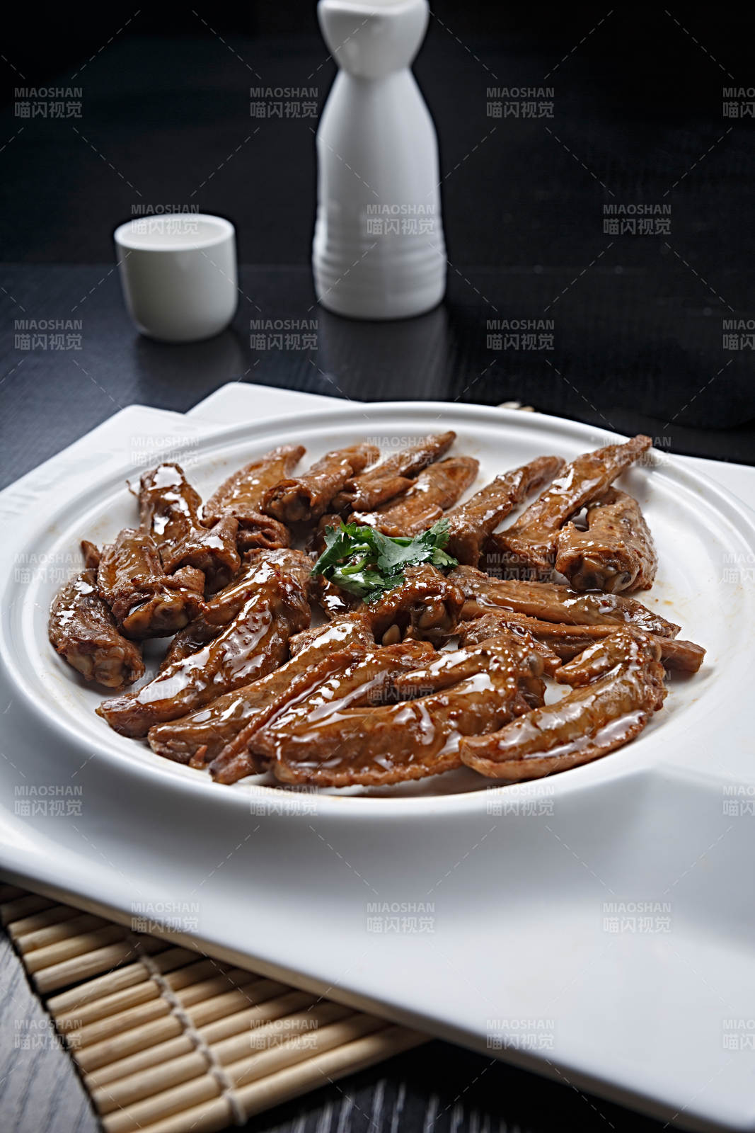 香辣鸡翅尖图片