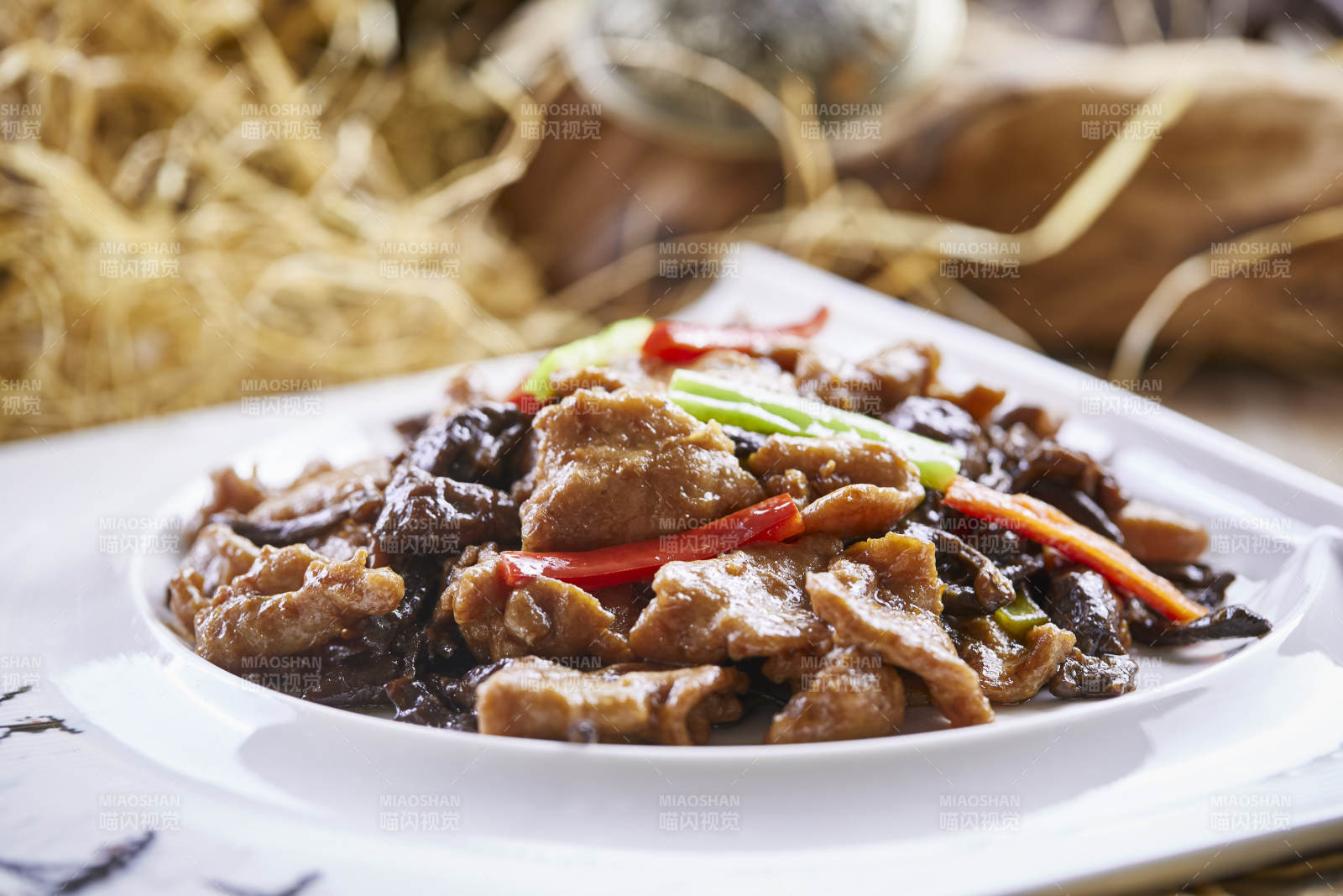 山珍菌小炒黄牛肉图片