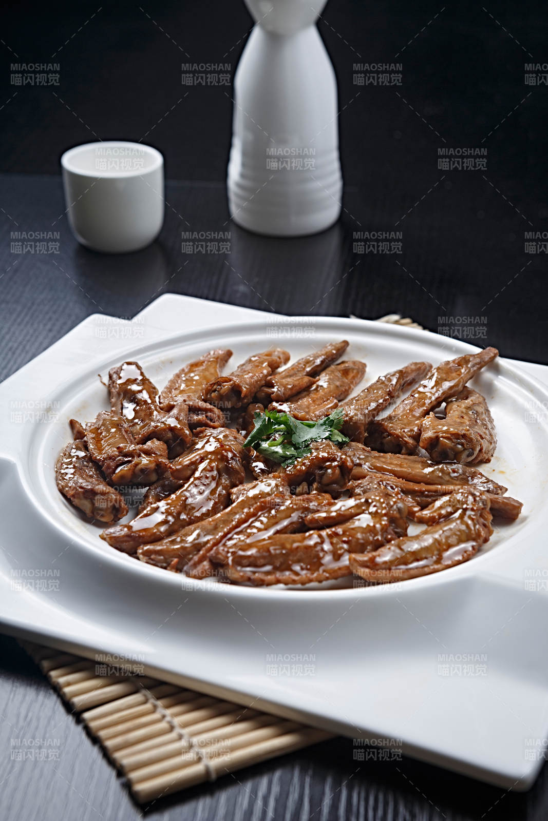 香辣鸡翅尖图片