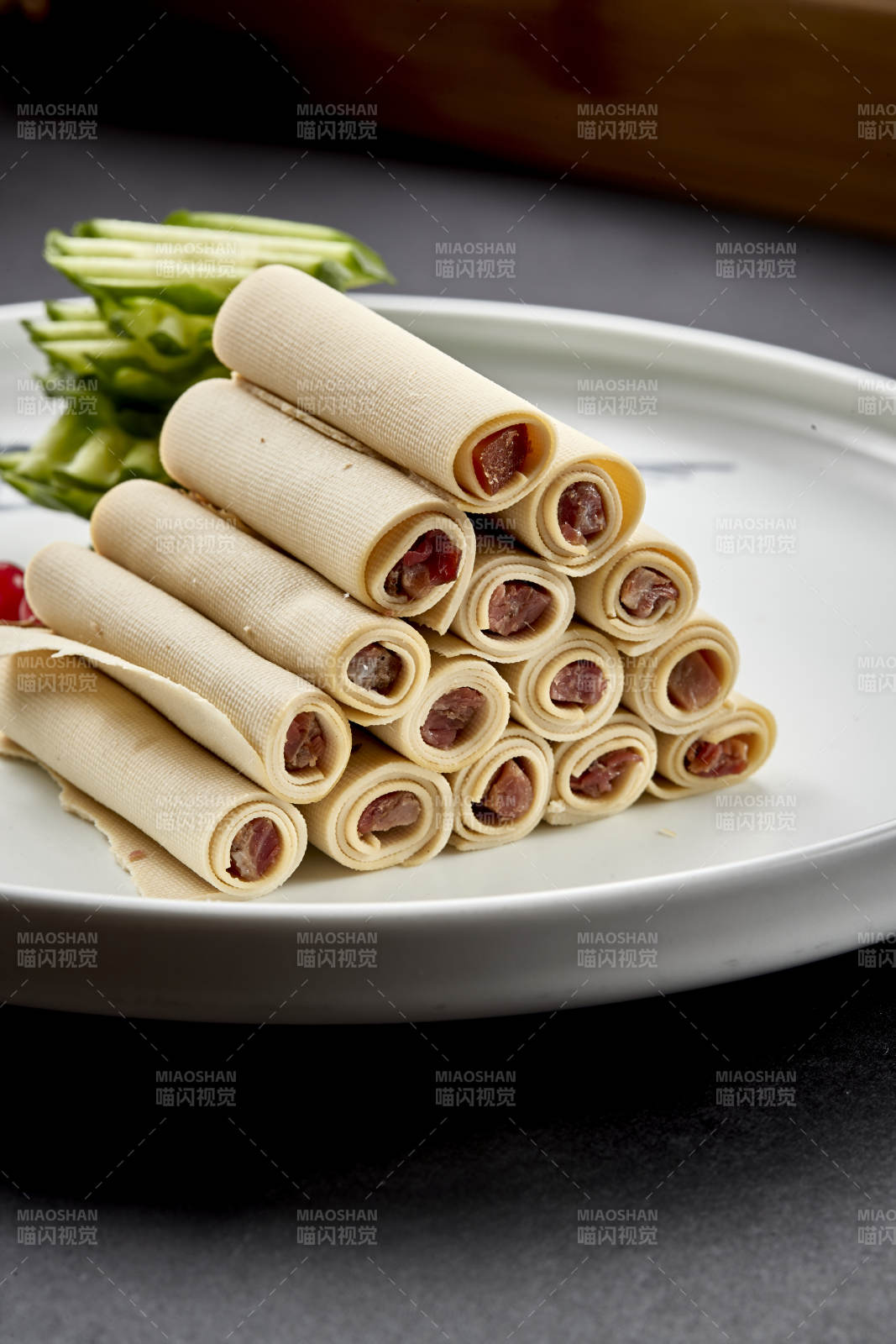 美味凉菜怀安豆腐皮卷熏肉图片