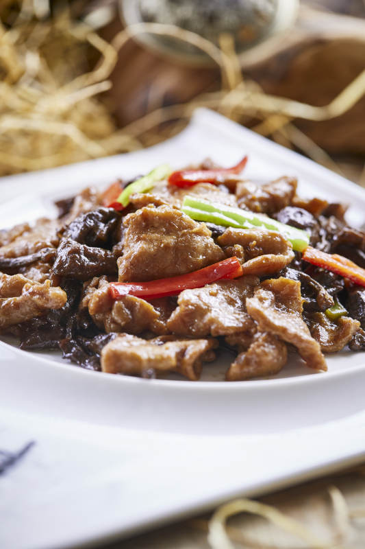 山珍菌小炒黄牛肉图片