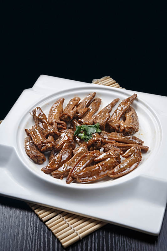 香辣鸡翅尖图片