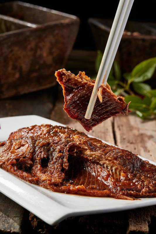 全鱼宴香酥炖鲫鱼图片