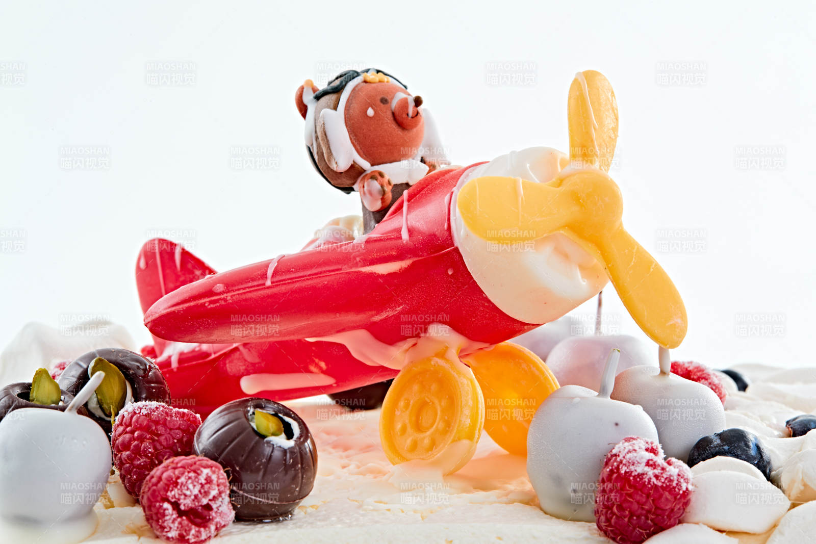 守护者乳脂鲜奶油儿童生日蛋糕图片