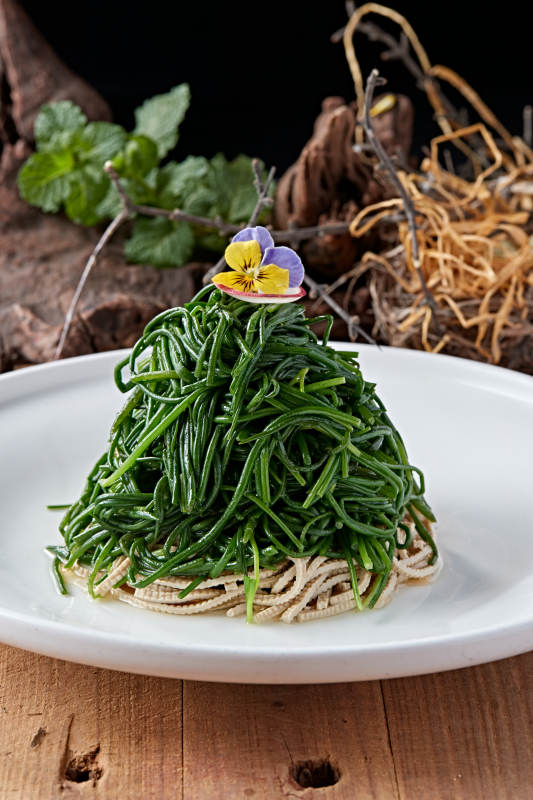 干豆腐丝拌沙葱图片