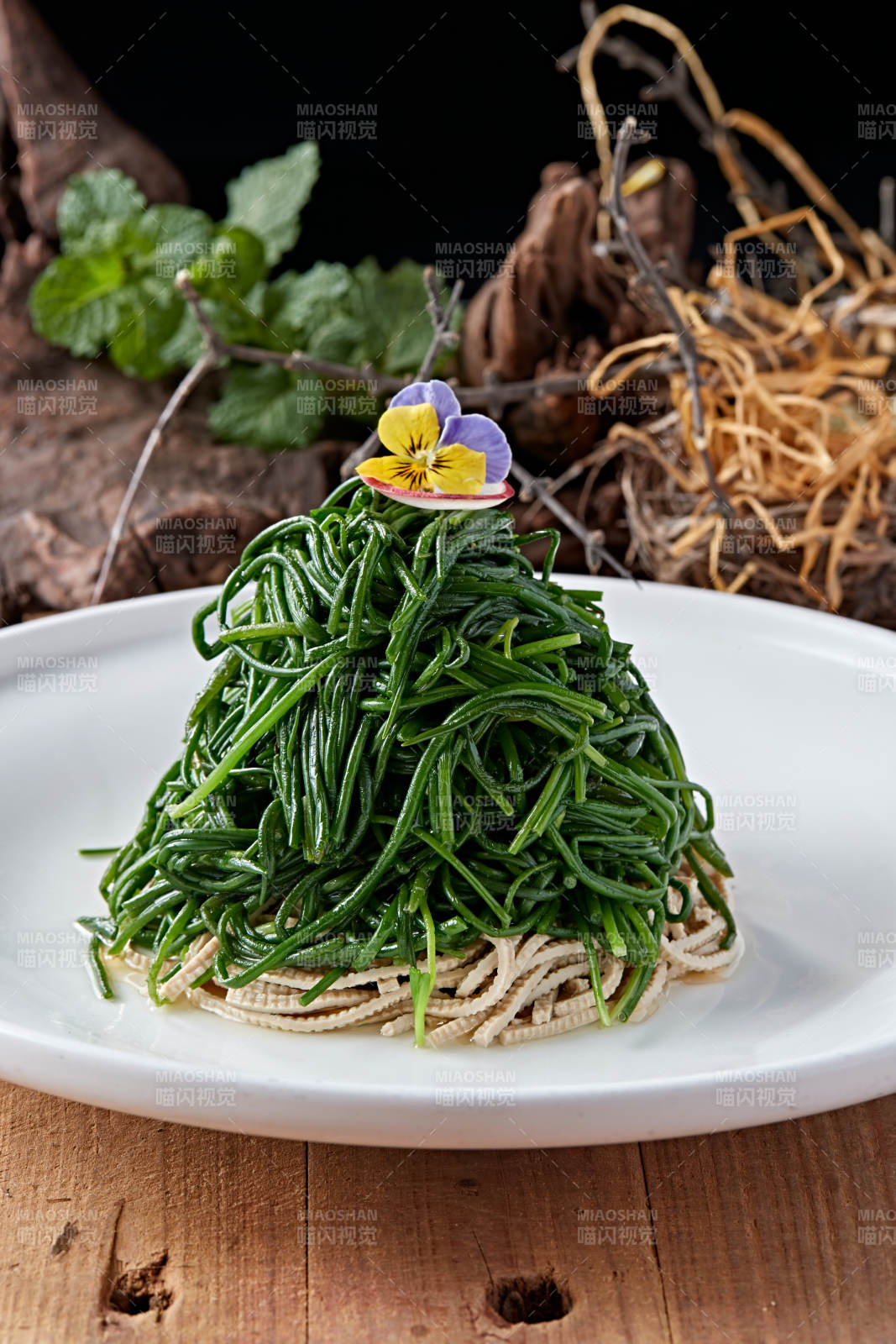 干豆腐丝拌沙葱图片