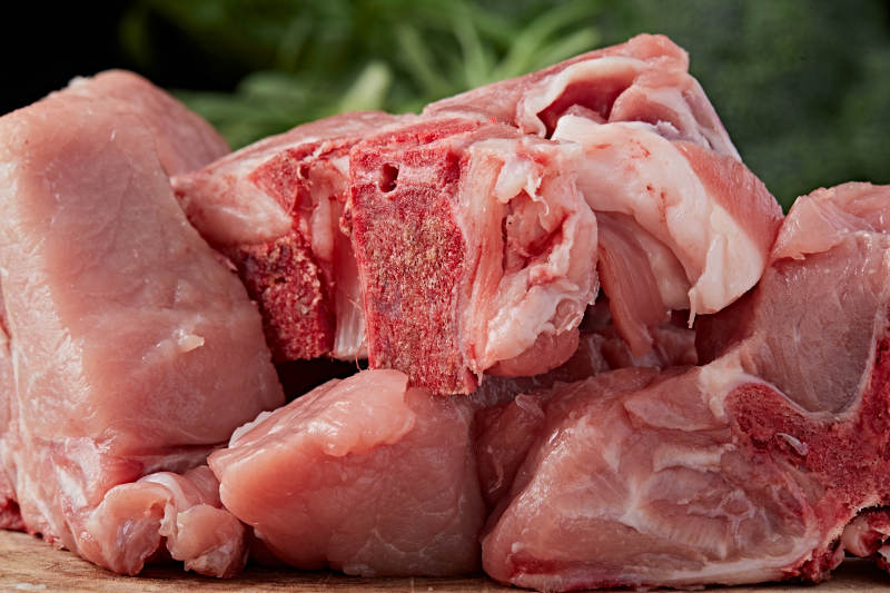 检疫合格的屠宰生鲜猪肉图片