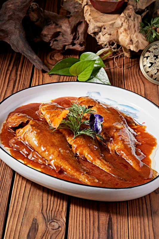 浇汁红烧海黄鱼图片