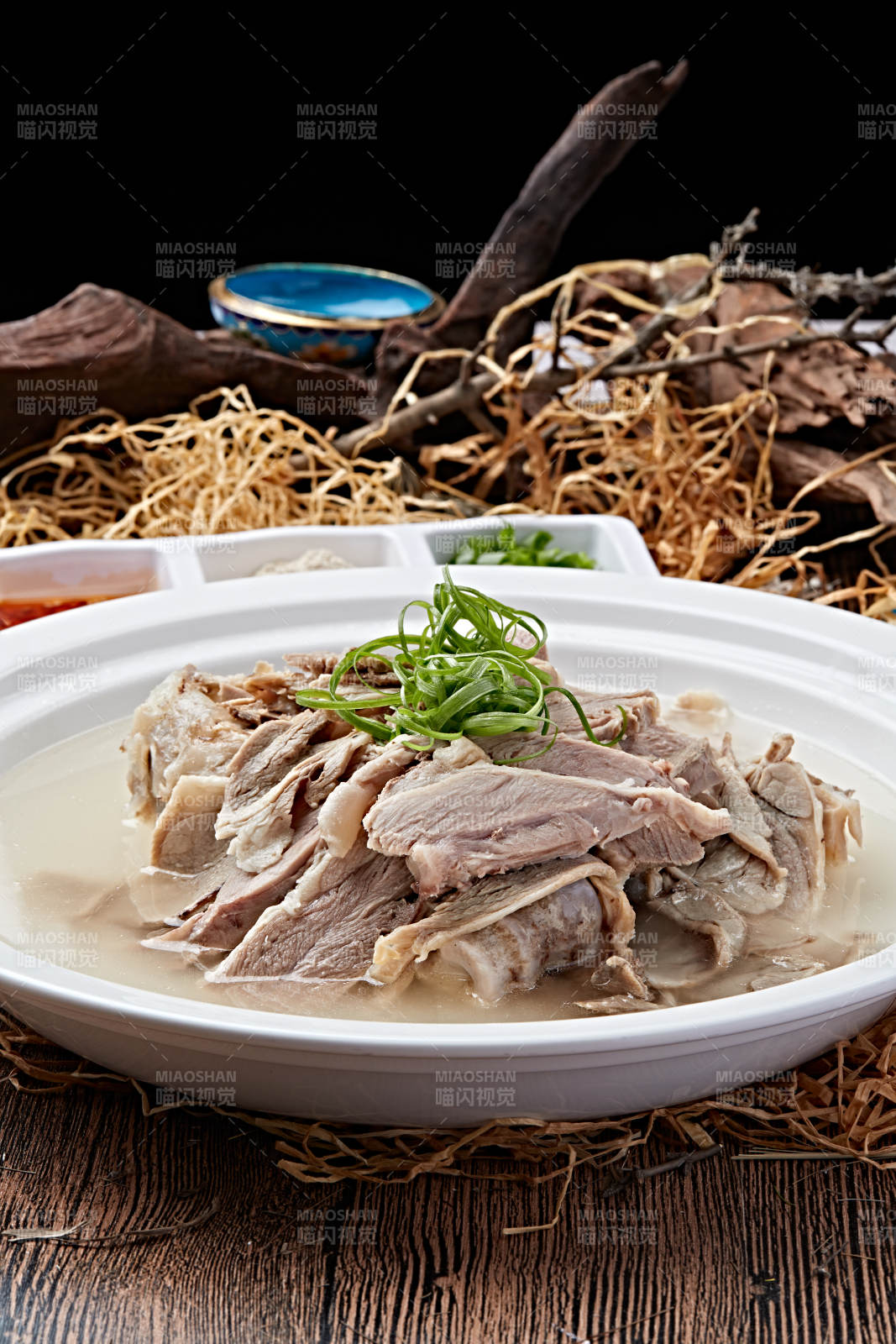 清炖水盆羊肉图片