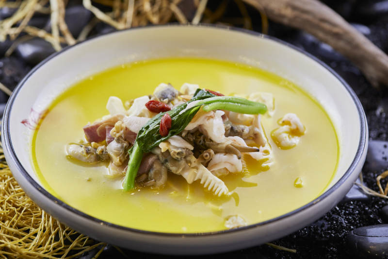 浓汤海味腌笃鲜咸肉春笋蛏子虾仁图片