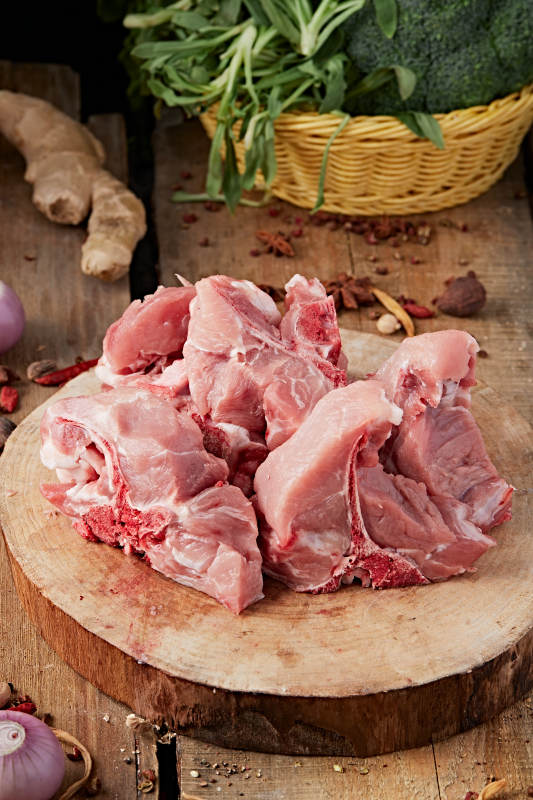 检疫合格的屠宰生鲜猪肉图片