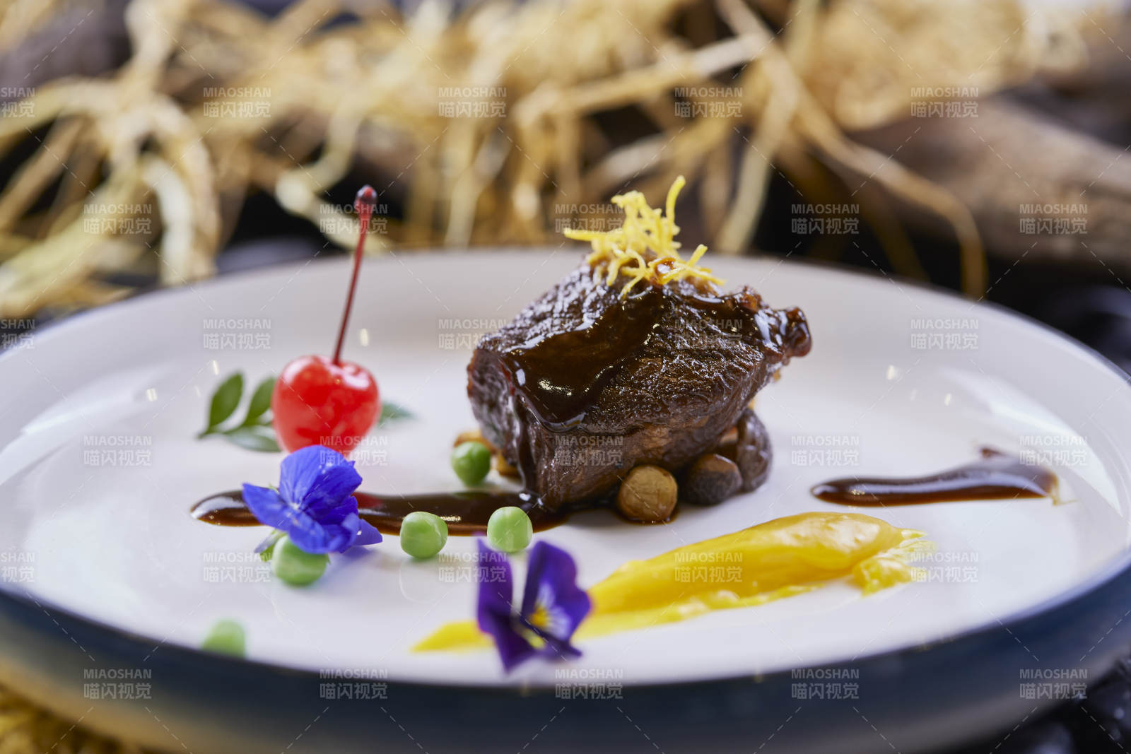 黑胡椒酱安格斯牛眼肉配南瓜慕斯图片