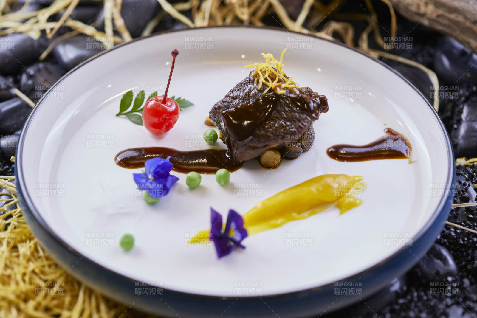 黑胡椒酱安格斯牛眼肉配南瓜慕斯图片