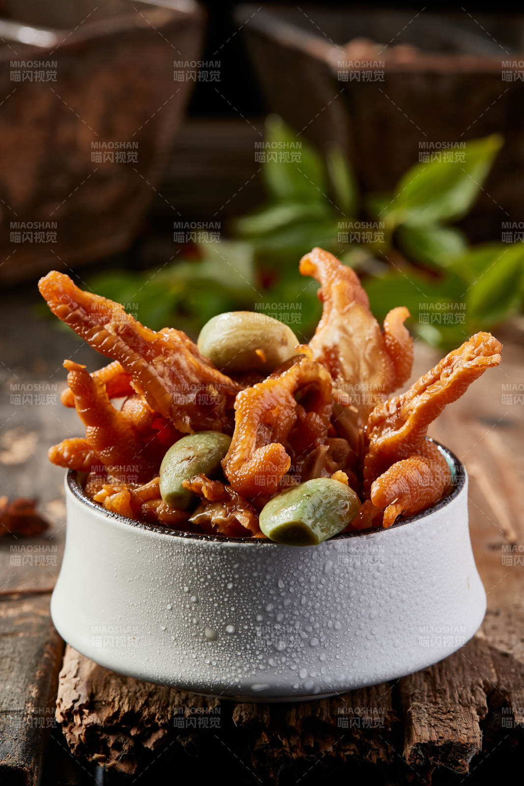 腌渍腊八蒜脱骨凤爪图片