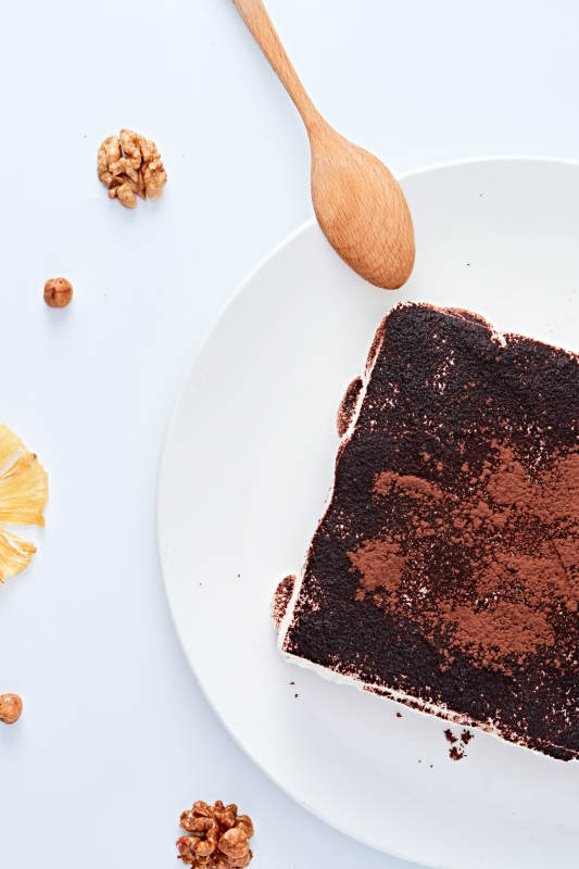 可可粉撒粉鲜奶酪黑森林蛋糕图片