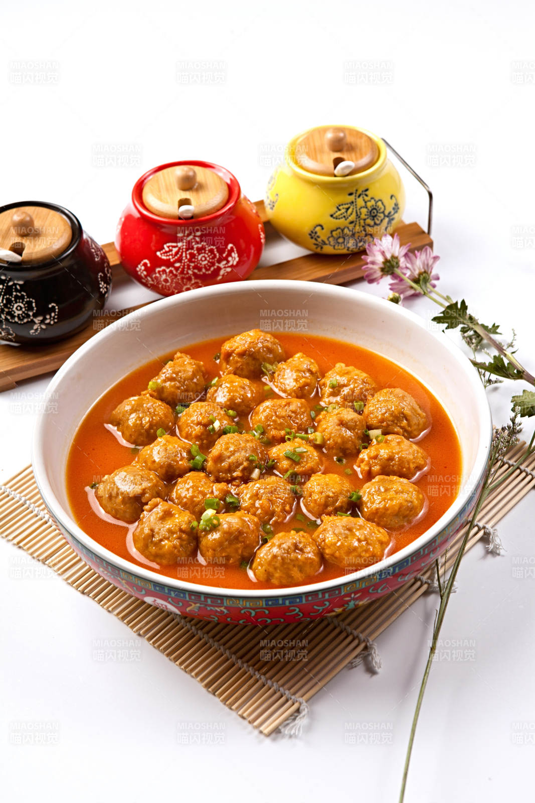 番茄酸汤汆丸子图片