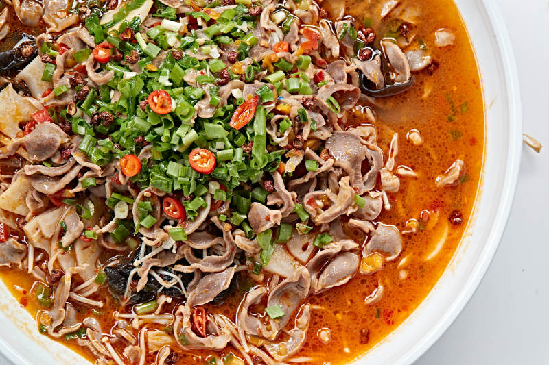 葱香酸汤木耳羊肉图片