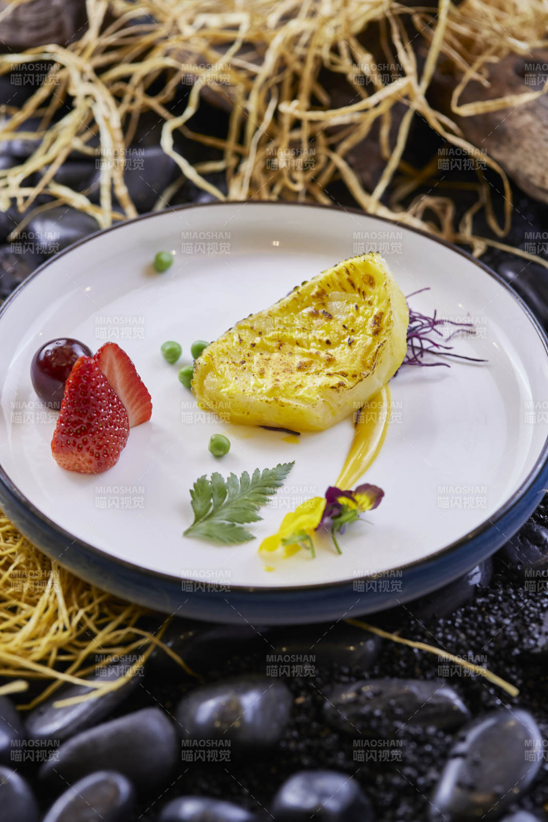 照烧深海银鳕鱼肉配南瓜慕斯图片