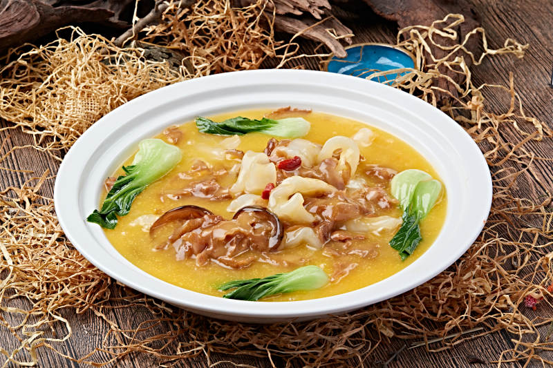 浓汤灵芝菌炖花胶图片